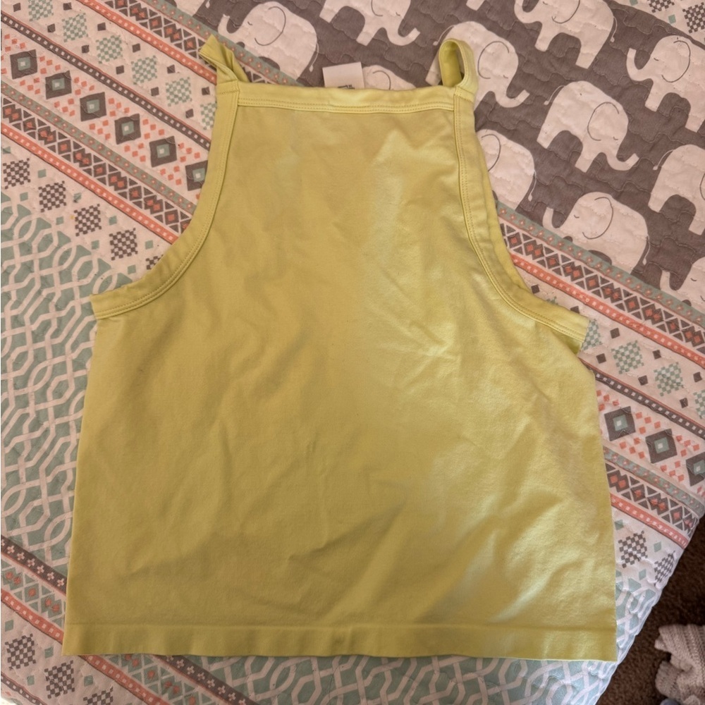 No Boundaries Crop Top - Picture 2 of 3